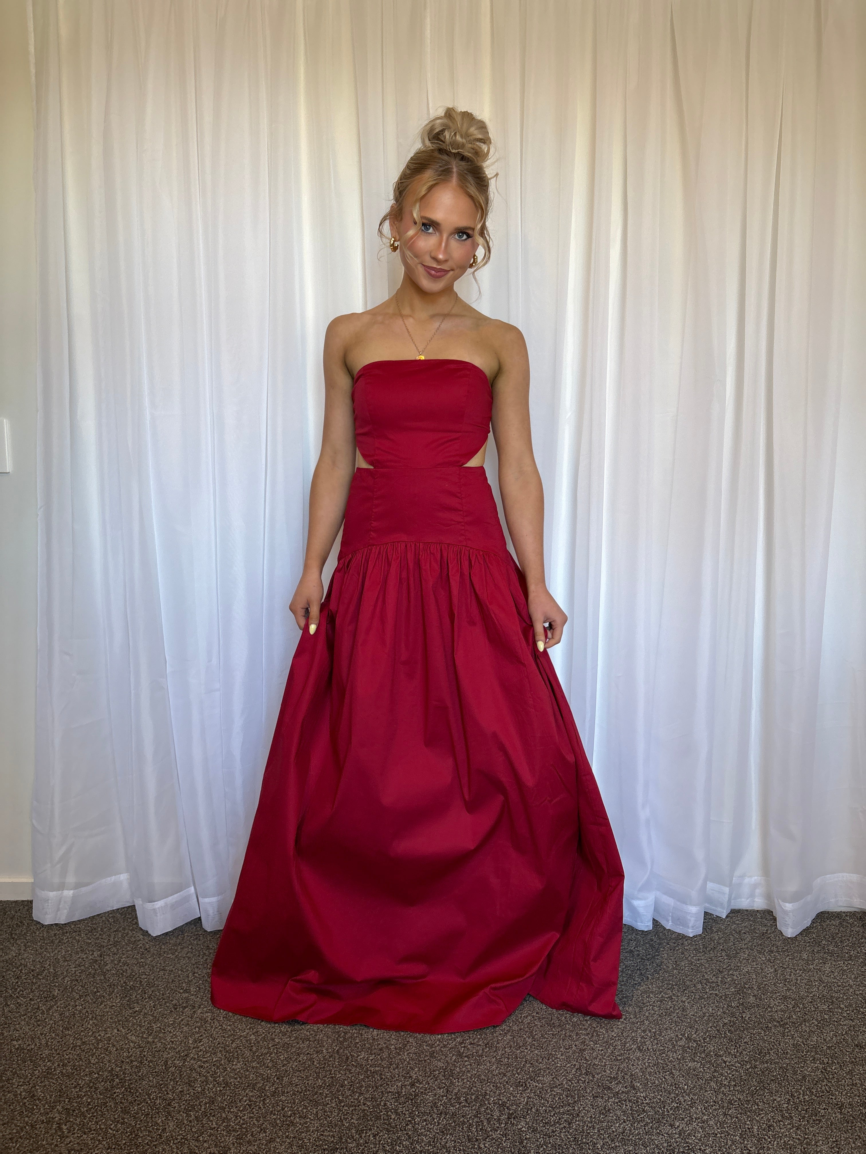 Aamari Maxi Dress - Red Size 8